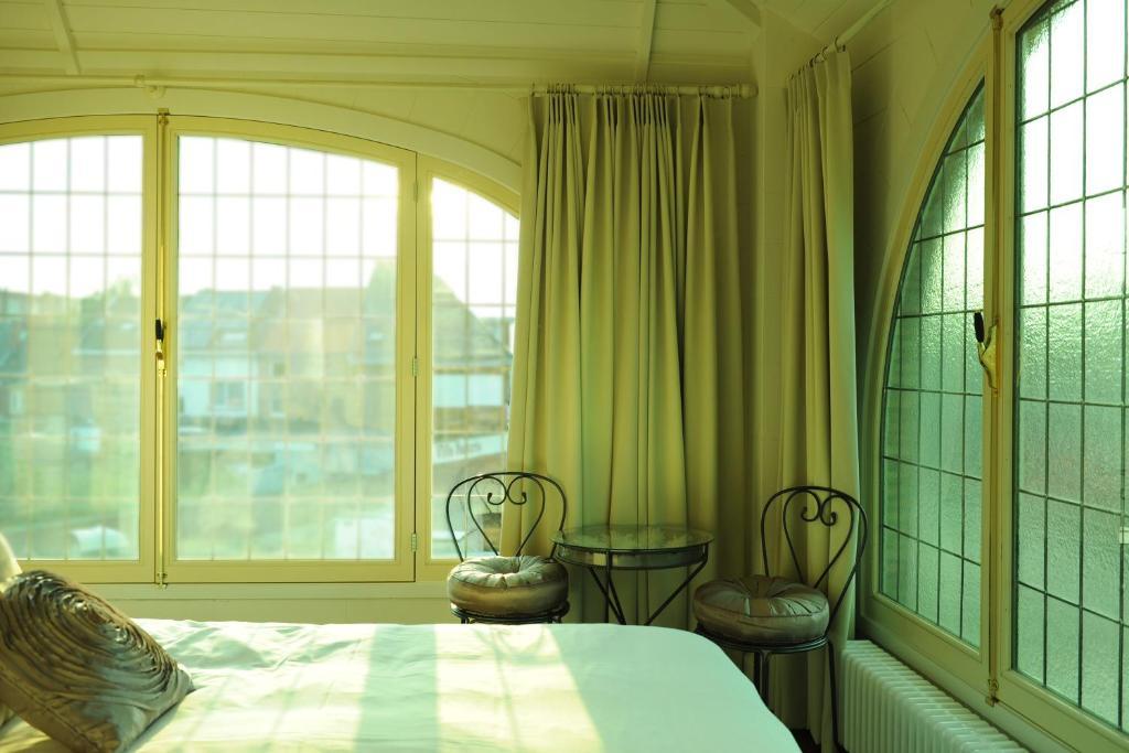 Charmehotel Villa Saporis Хасселт Номер фото